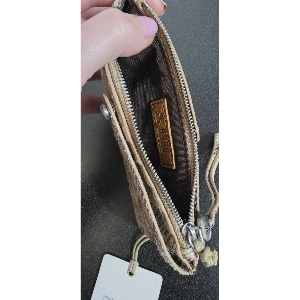 NWT Hobo International‎ Womens Leather Peak Slim Continental Wallet Sand Snake